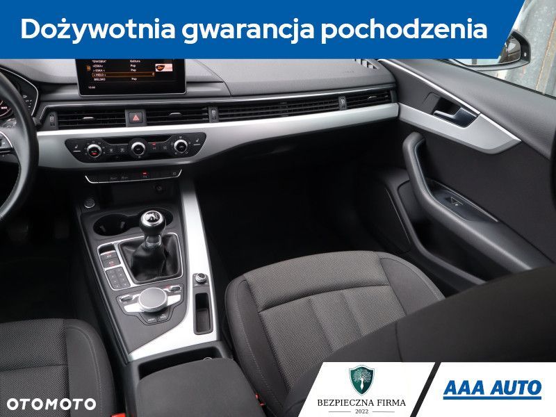 Audi A4 Limousine - 10