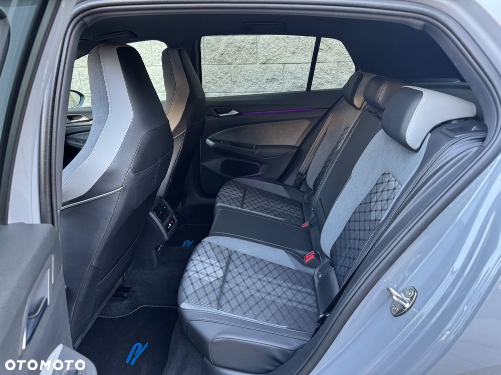 Volkswagen Golf 1.5 eTSI OPF DSG R-Line - 28