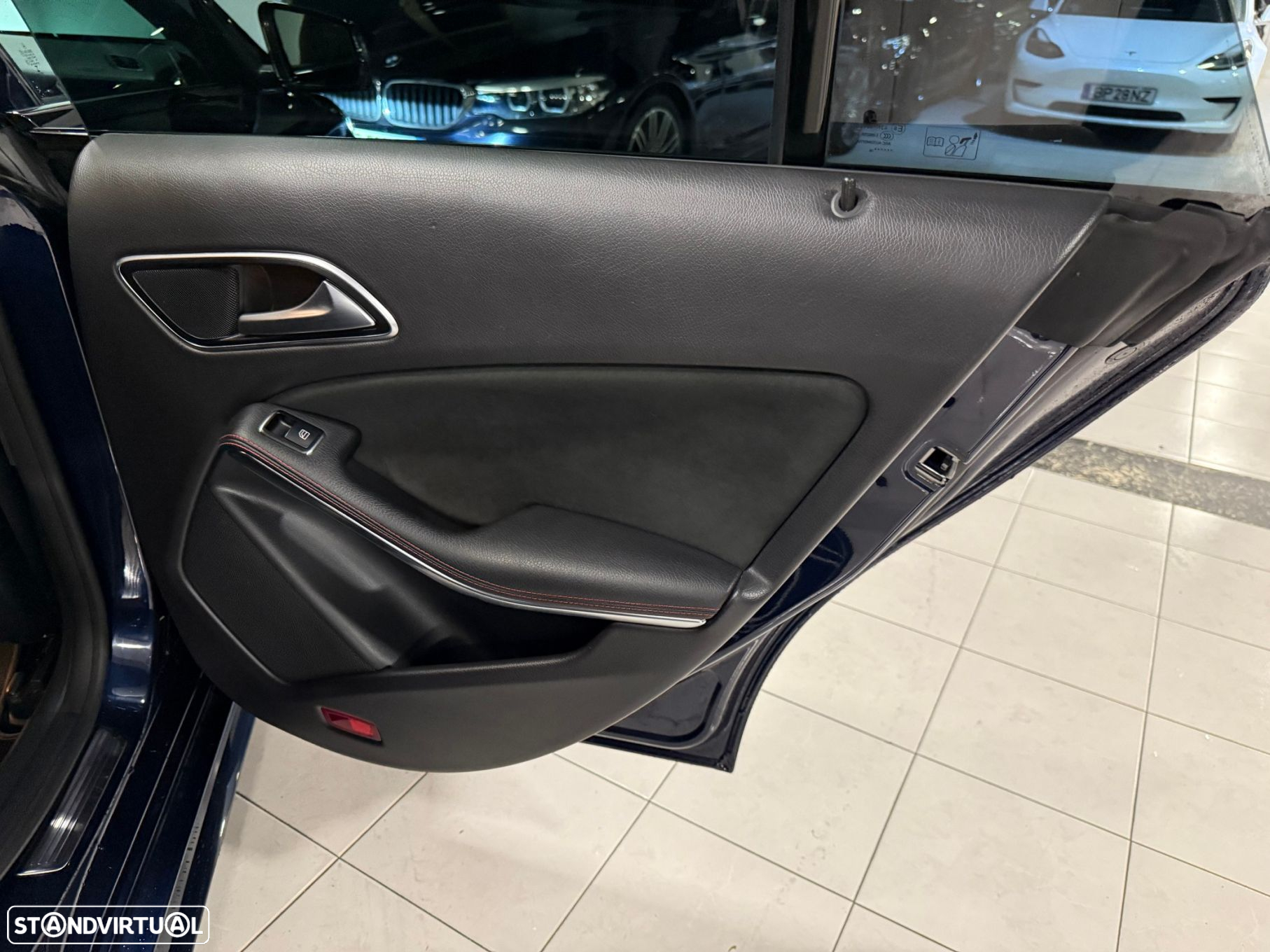 Mercedes-Benz CLA 220 Shooting Brake d 4Matic 7G-DCT AMG Line - 32