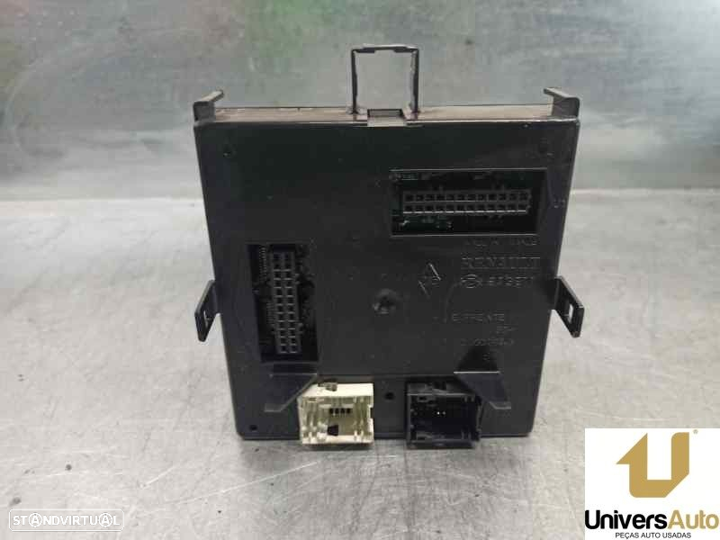 CAIXA RELÉS / FUSÍVEIS RENAULT LAGUNA II 2001 -8200192469 - 6