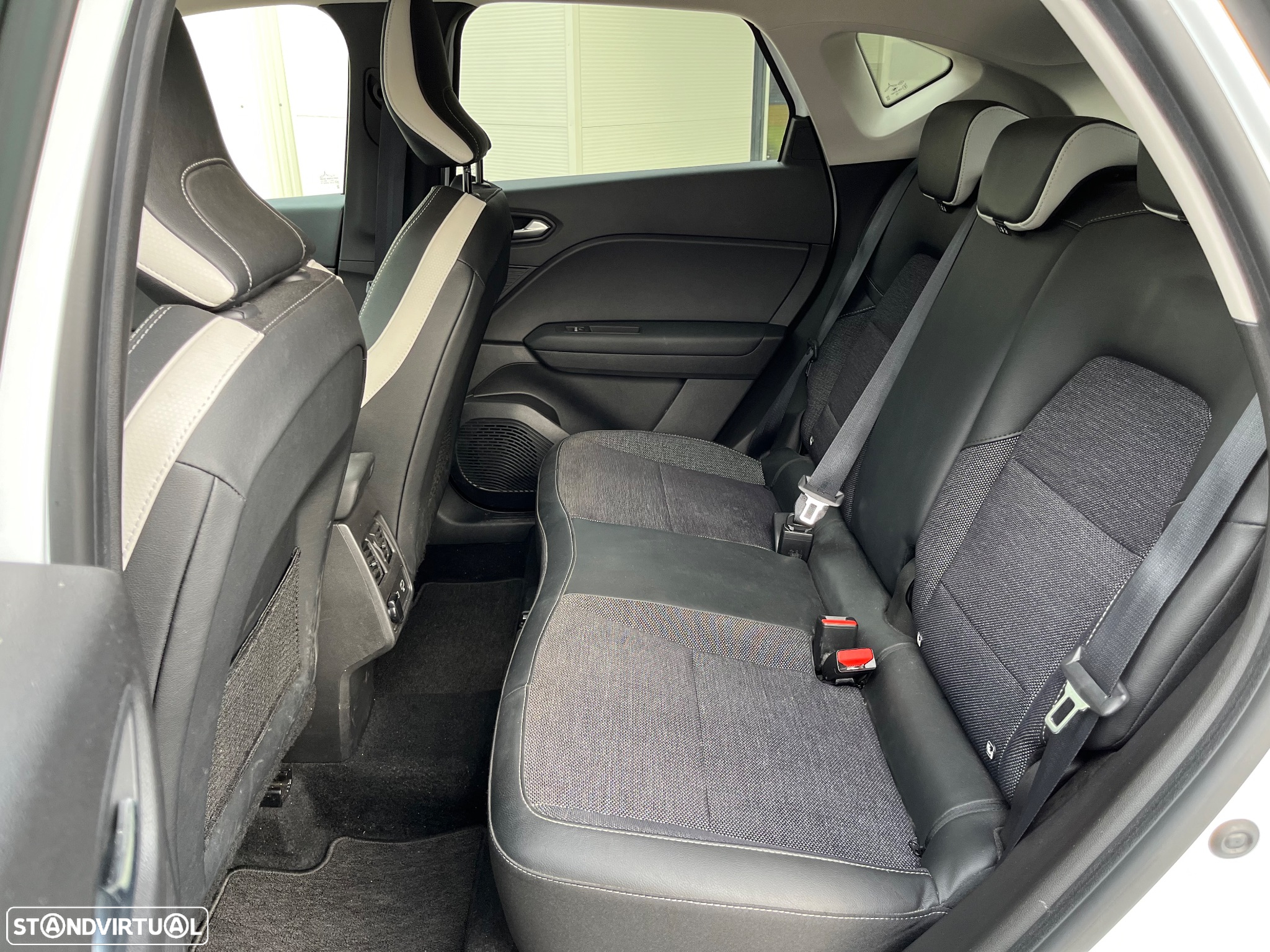 Renault Captur 1.0 TCe Techno Bi-Fuel - 9