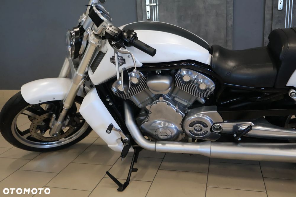 Harley-Davidson V-Rod Muscle - 4