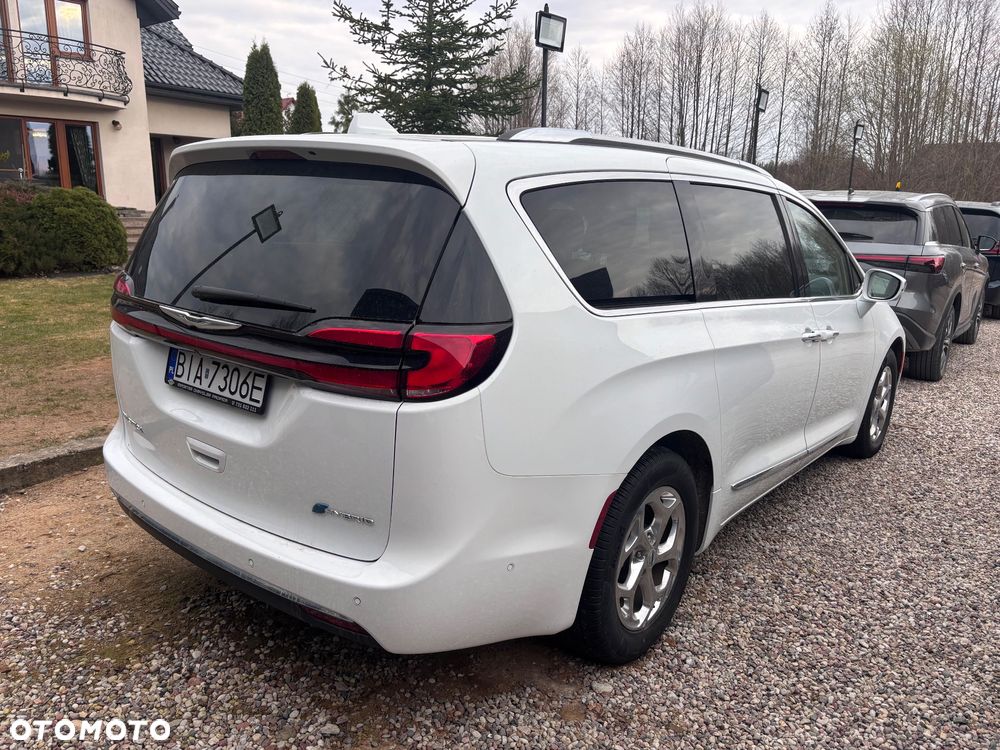 Chrysler Pacifica - 4