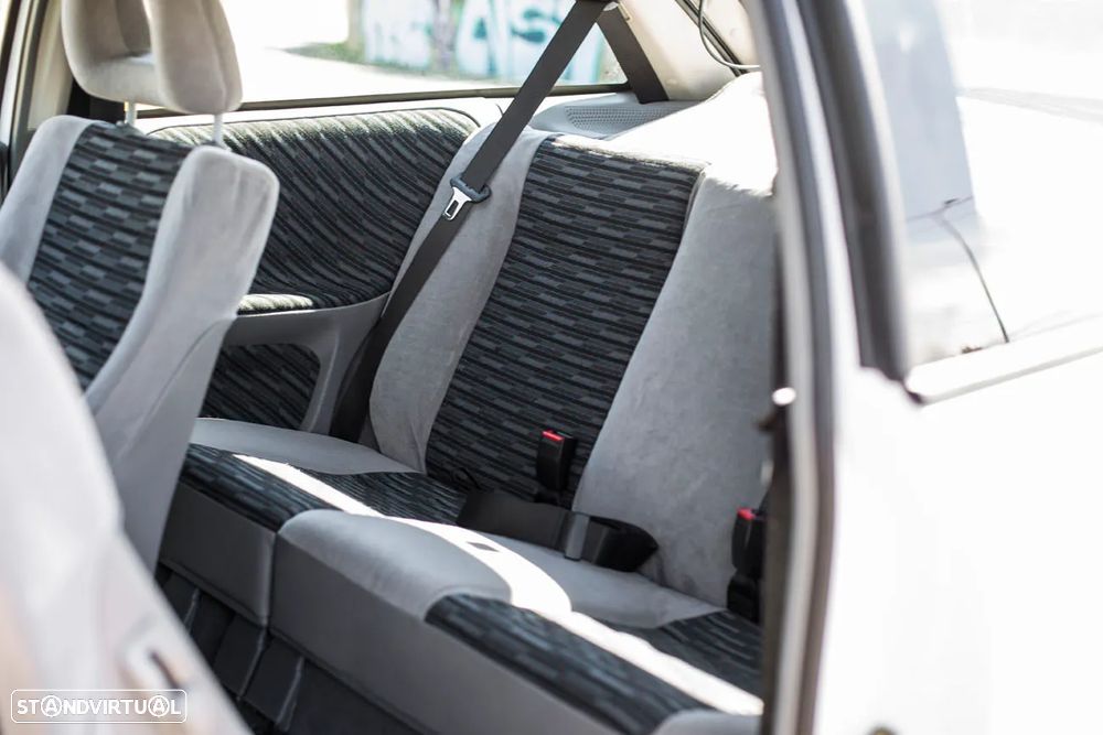 Opel Astra 1.6i GT - 31