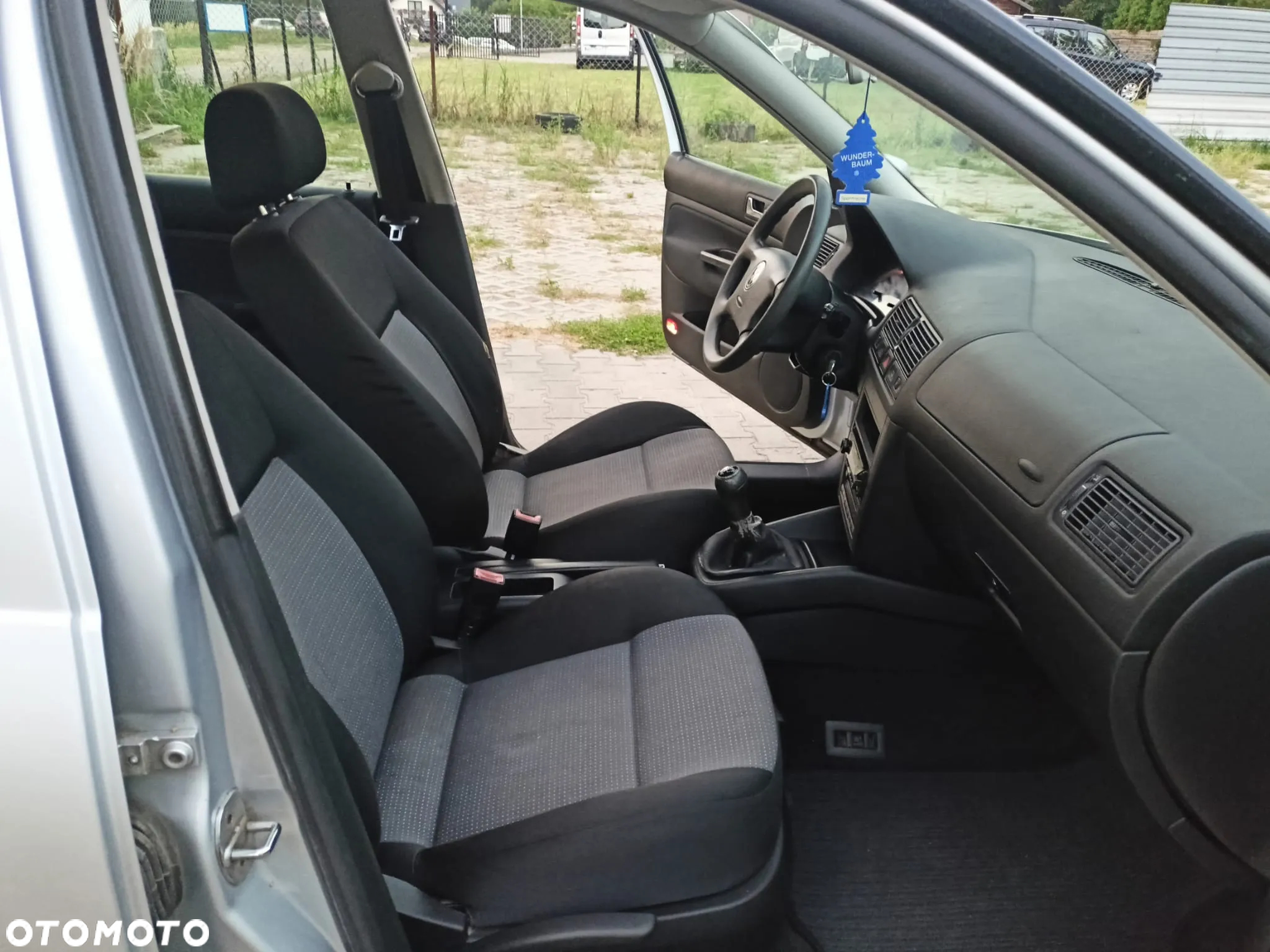 Volkswagen Golf IV 1.6 Comfortline - 28