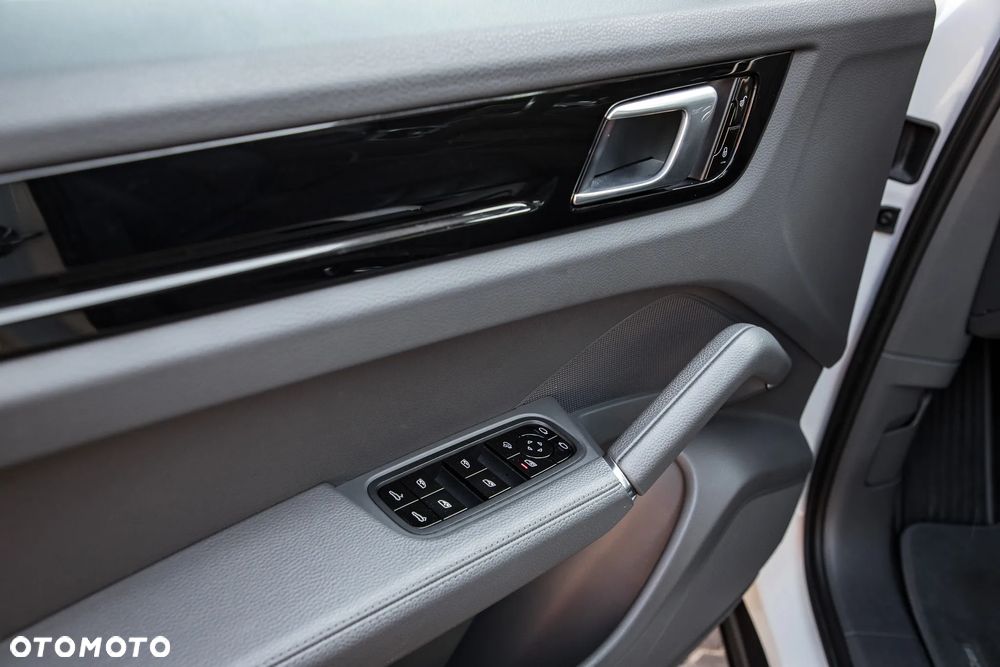 Porsche Cayenne Platinum Edition - 6