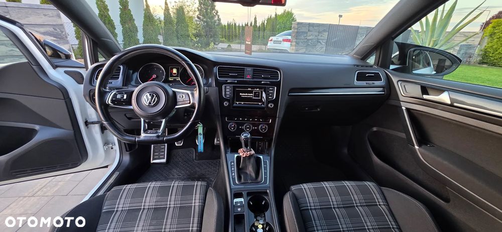 Volkswagen Golf 2.0 TDI BMT GTD - 6
