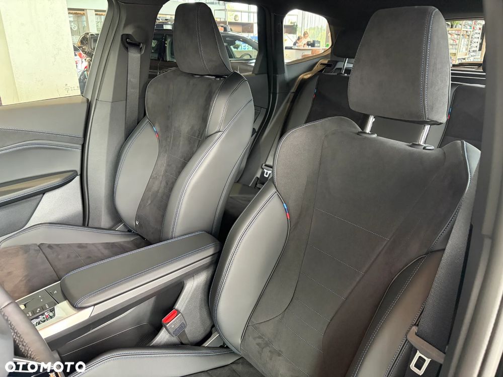 BMW X1 sDrive20i mHEV - 13