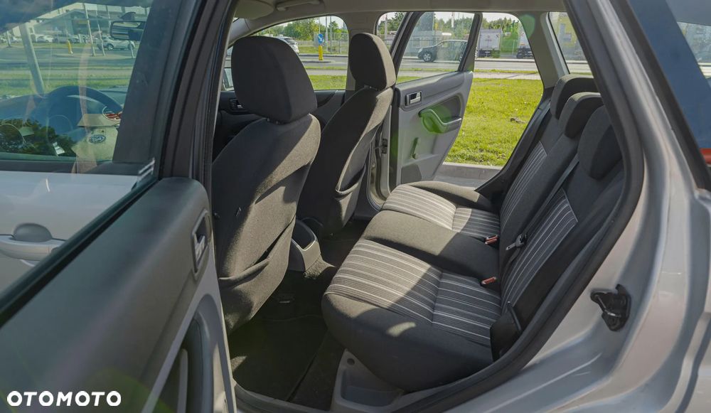 Ford Focus 1.8 FF Ambiente - 8