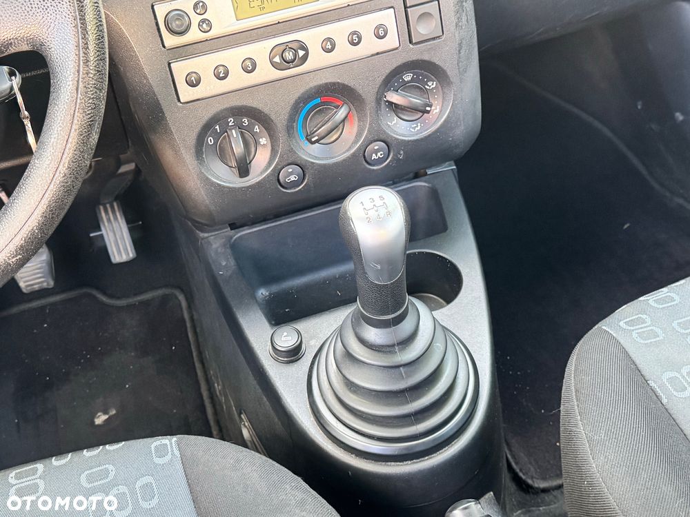 Ford Fiesta 1.25 Gold X - 24