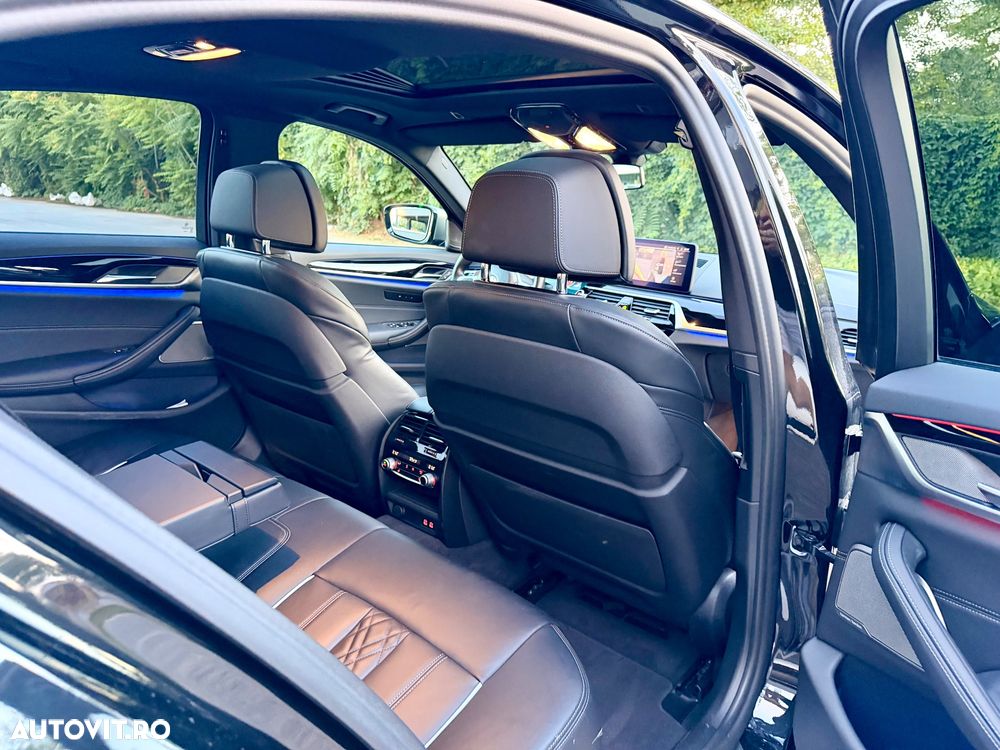 BMW M5 M550i xDrive AT - 27