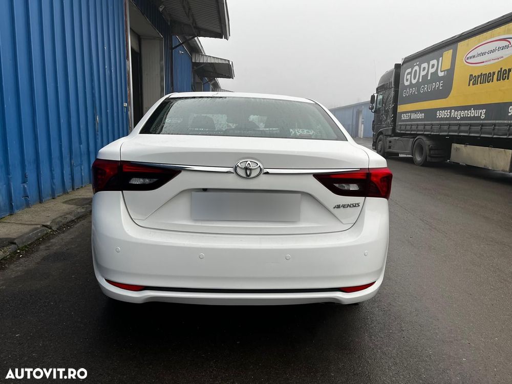 Toyota Avensis 1.8 Multidrive S Executive - 6