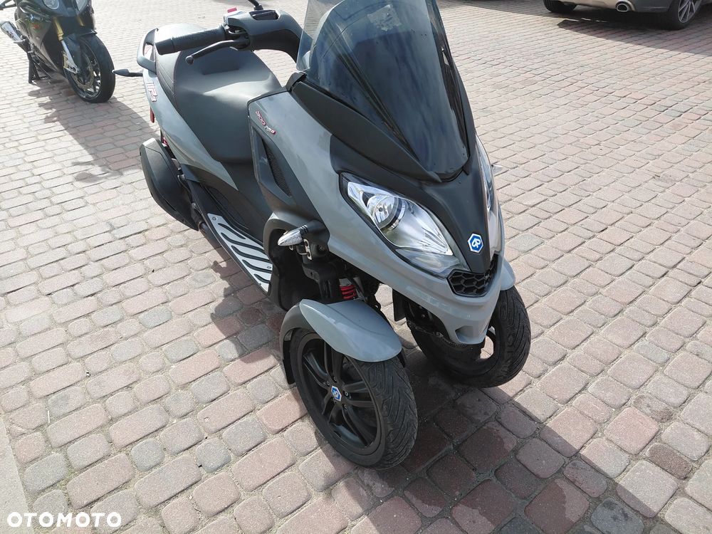 Piaggio MP-3 - 7