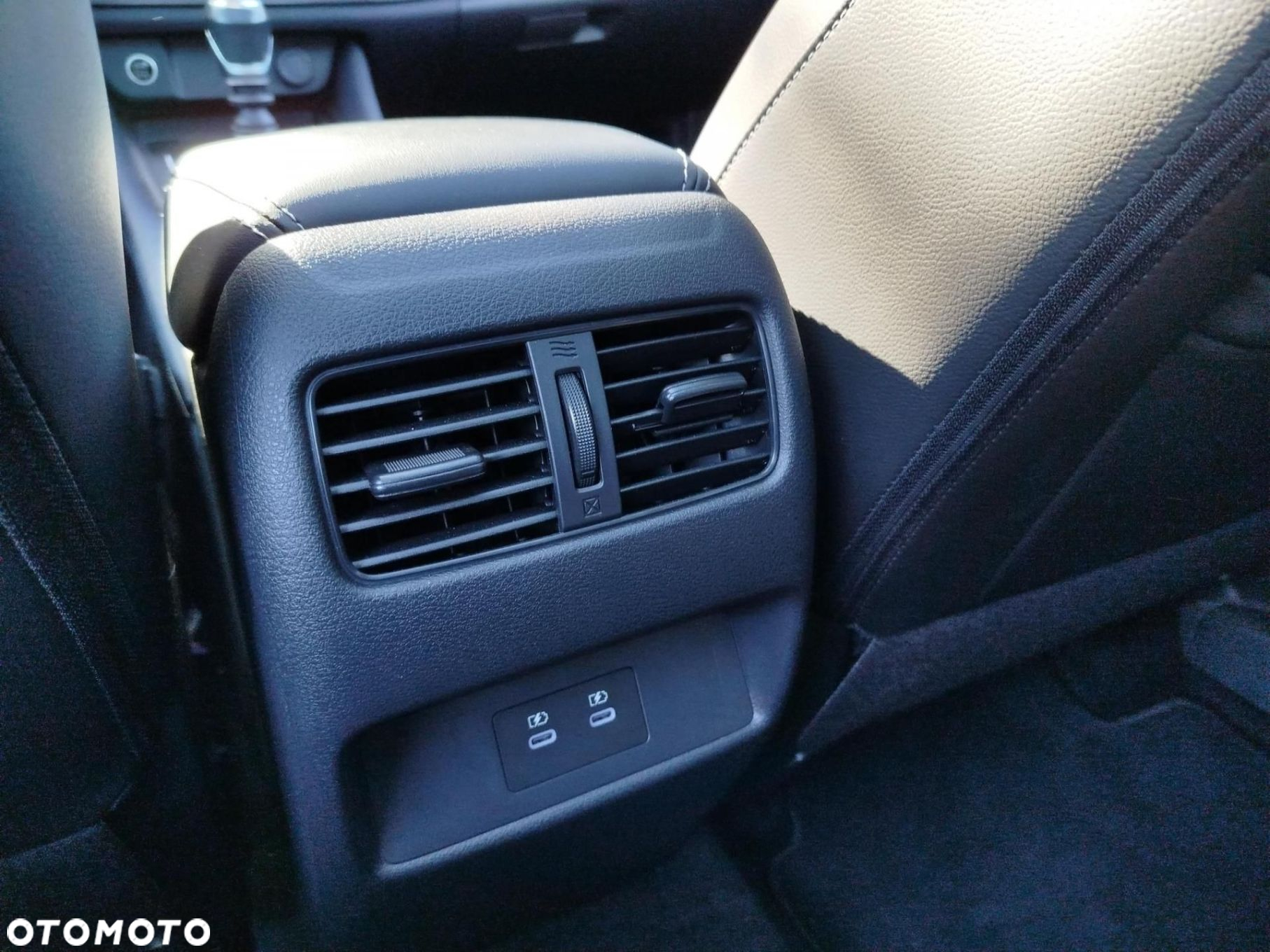 Nissan Qashqai 1.3 DIG-T mHEV N-Connecta - 28