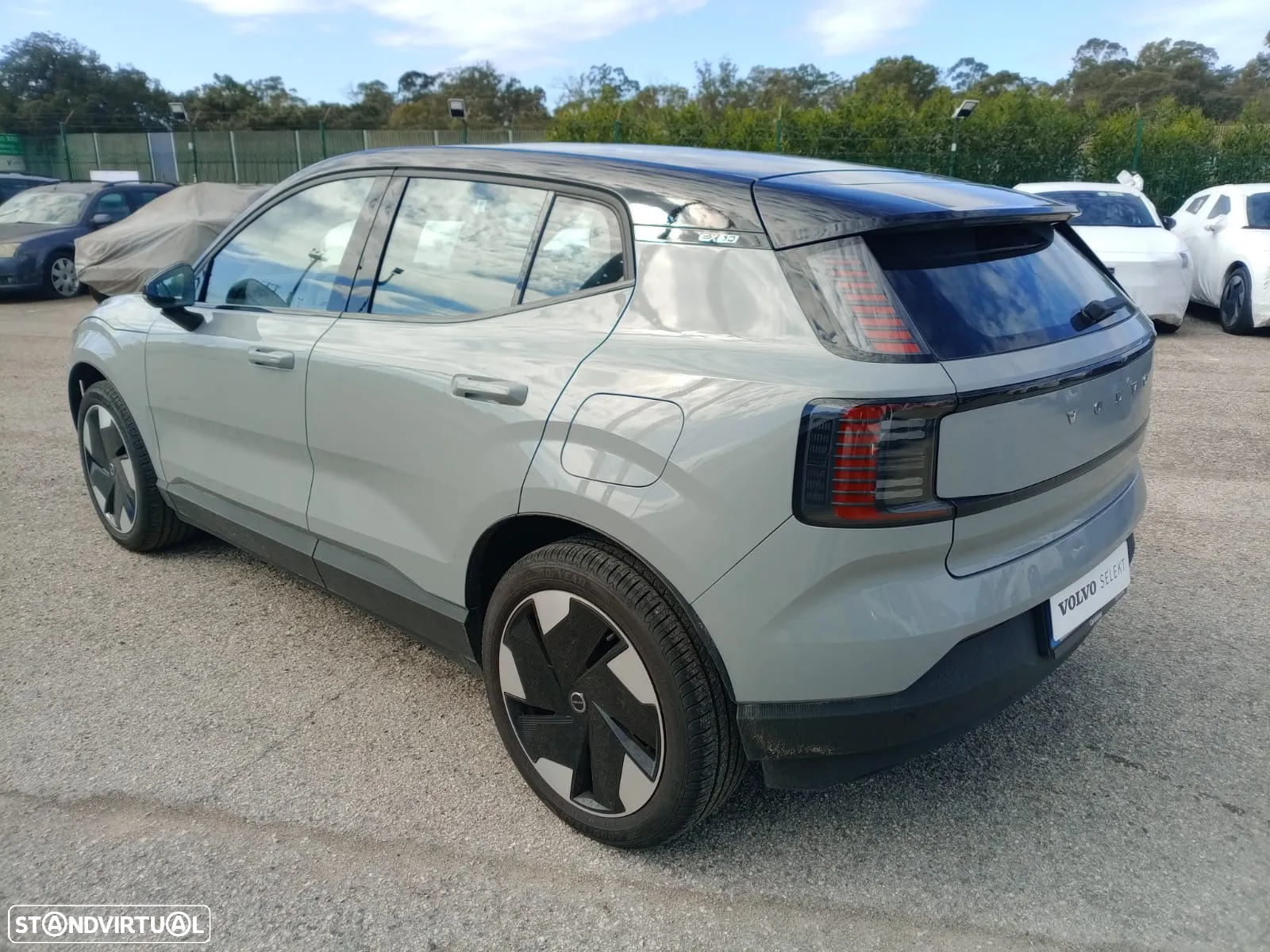Volvo EX30 69 kWh Single Motor Extended Range Plus - 12