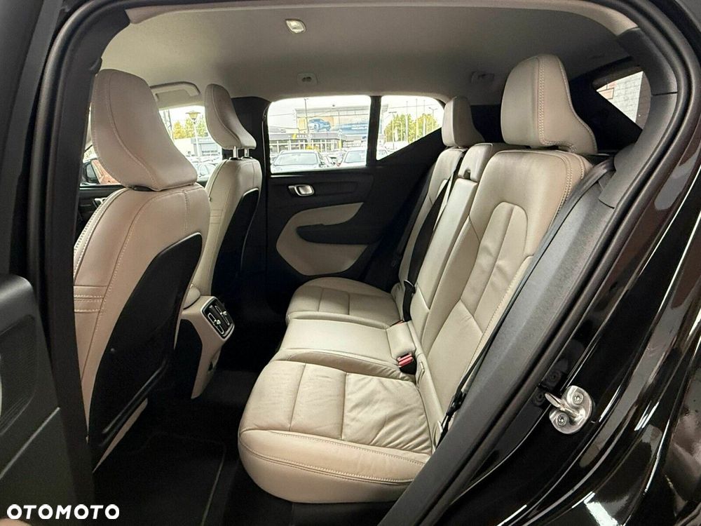 Volvo XC 40 B4 AWD Plus Bright - 11