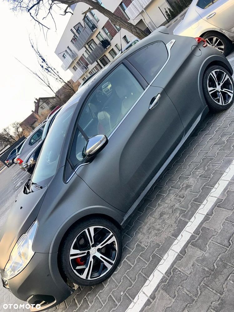Peugeot 208 - 6