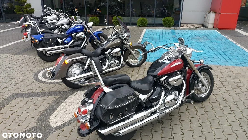 Suzuki Intruder - 13