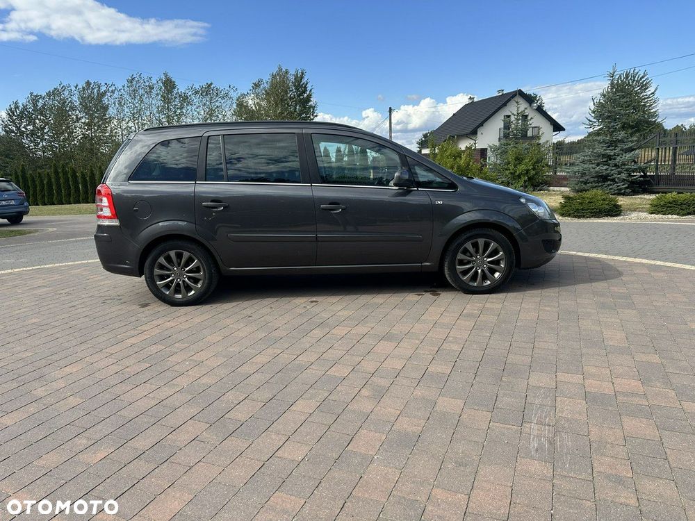 Opel Zafira - 12