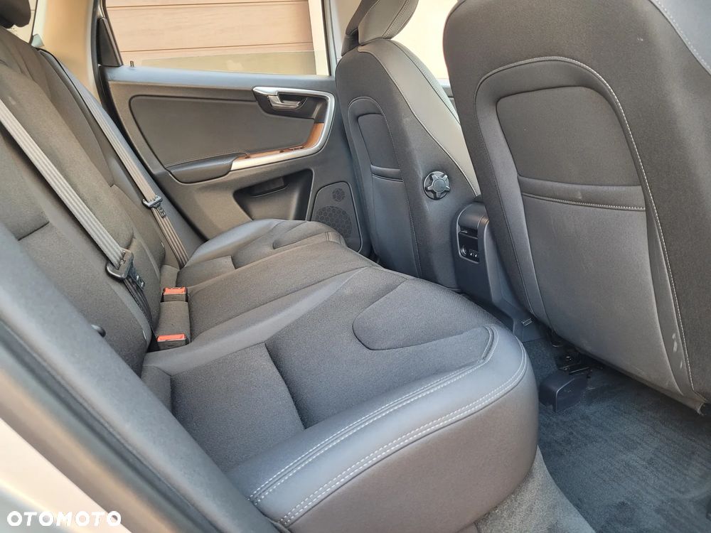 Volvo XC 60 D4 Drive-E Summum - 9