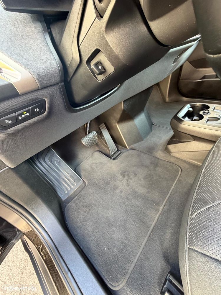 BMW iX xDrive 40 - 14