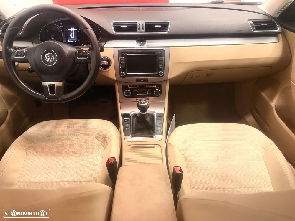 VW Passat Variant 1.6 TDI BlueMotion - 9