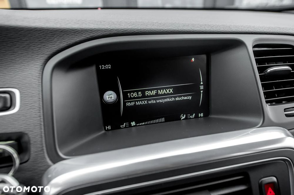 Volvo V60 D4 Drive-E R-Design Momentum - 29