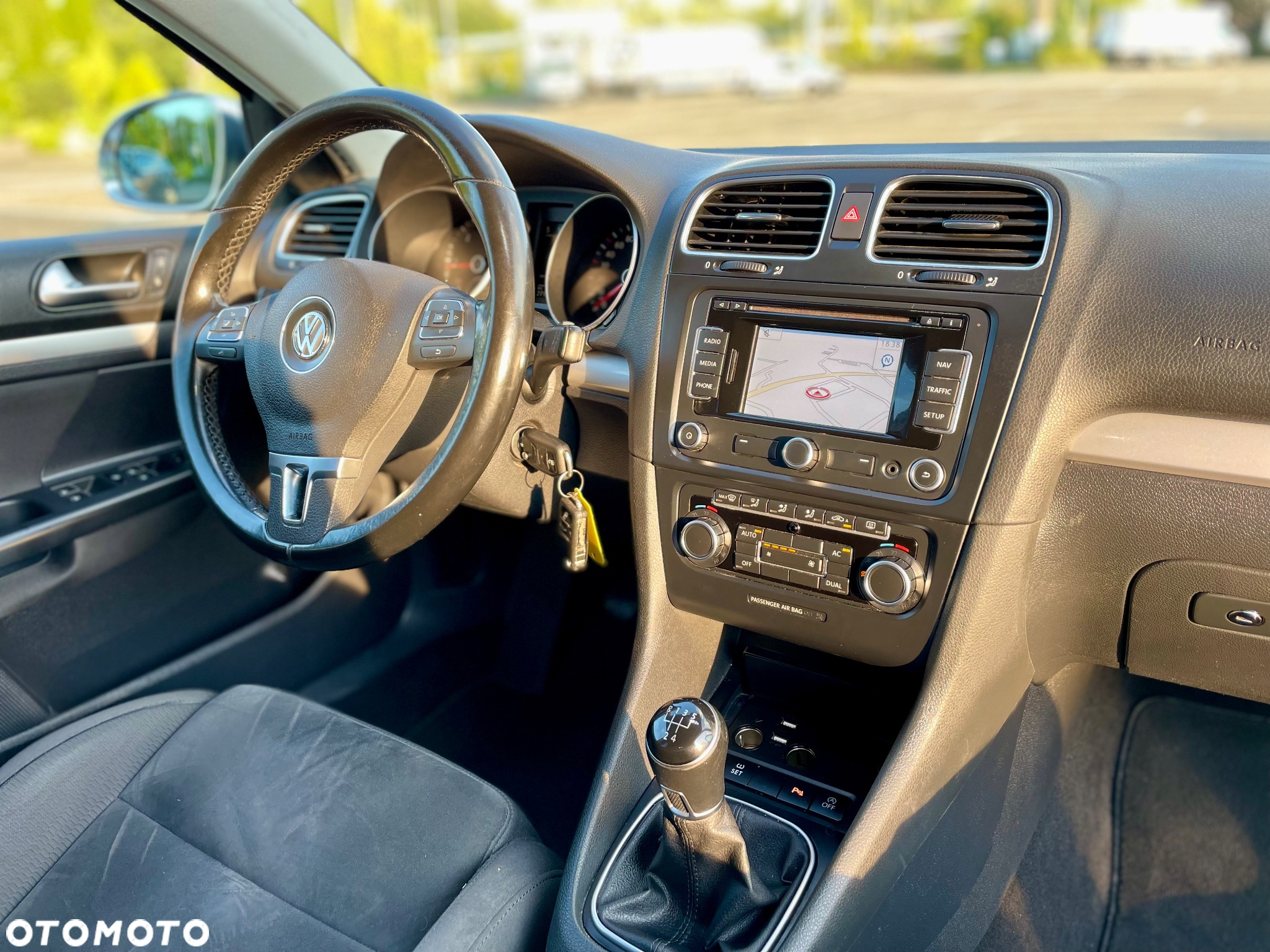 Volkswagen Golf 1.6 TDI BlueMotion Technology Comfortline - 27