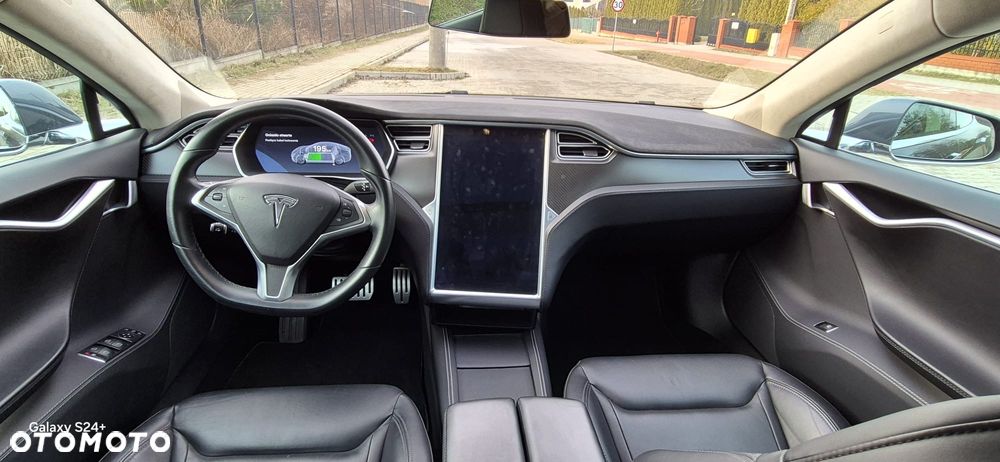 Tesla Model S - 29