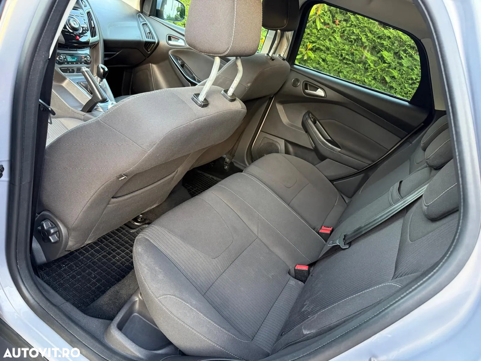 Ford Focus 2.0 TDCi DPF Titanium - 12