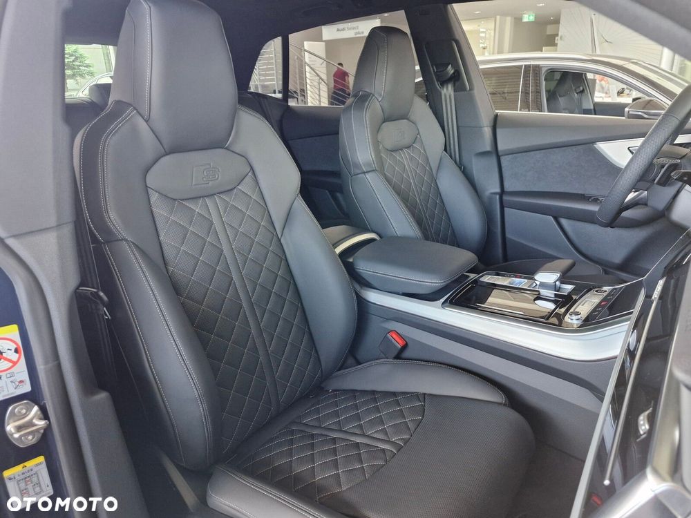 Audi Q8 - 9