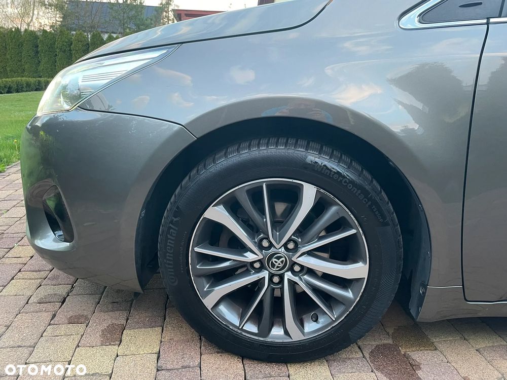 Toyota Avensis 1.8 Premium MS - 25