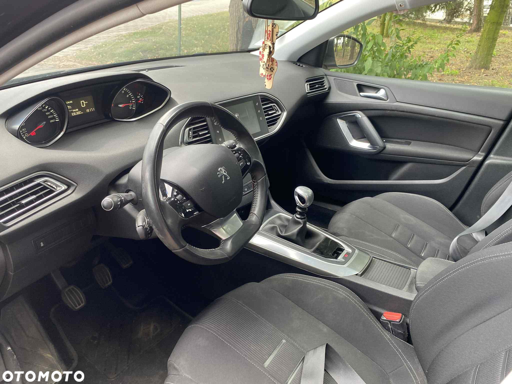 Peugeot 308 125 THP Allure - 12