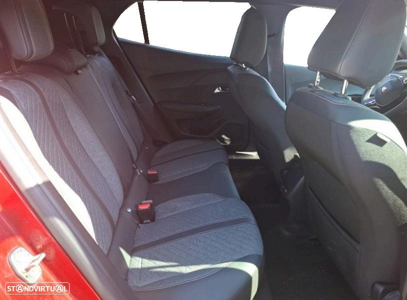 Peugeot e-2008 54 kWh Allure - 6