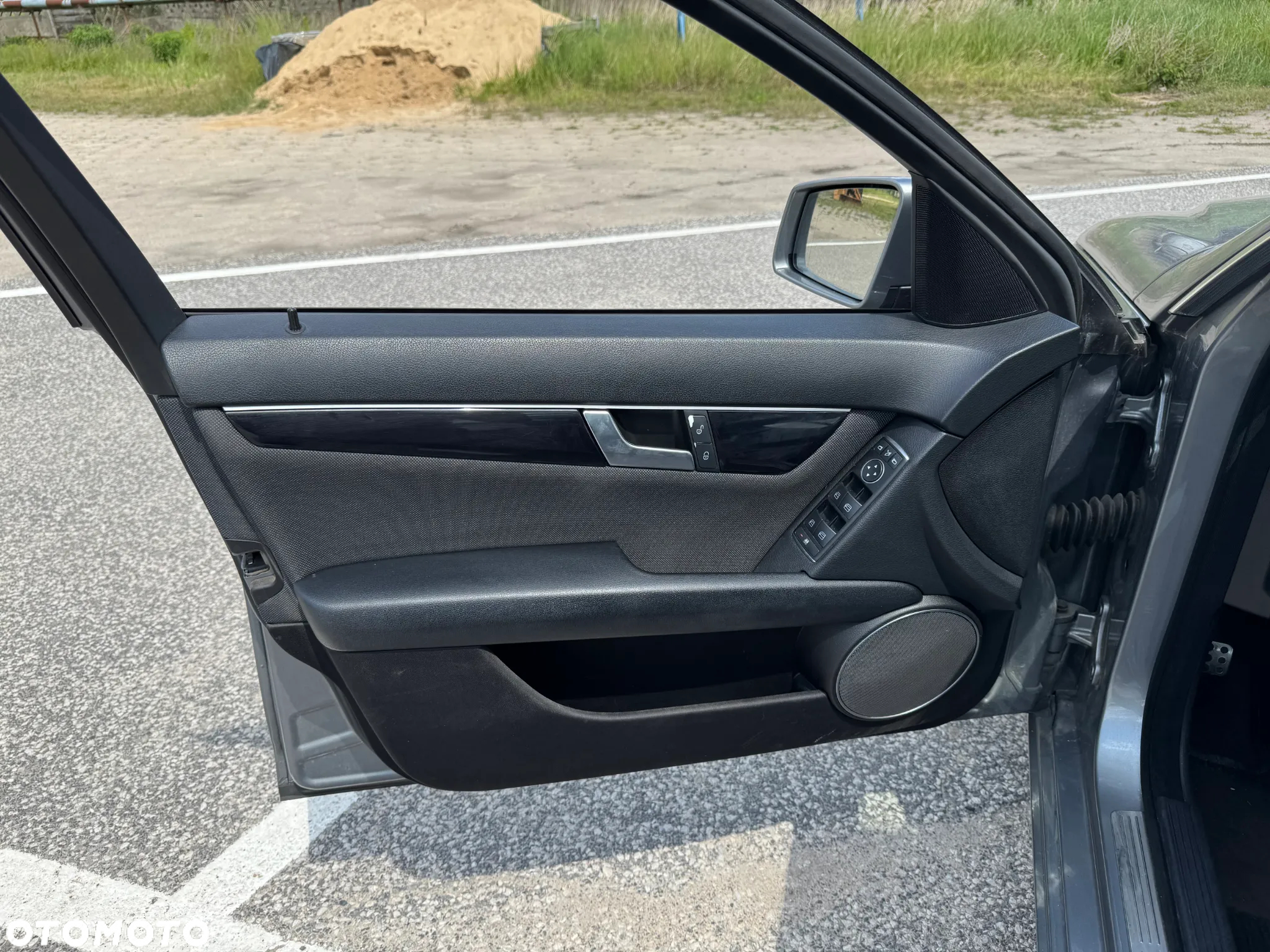 Mercedes-Benz Klasa C 180 BlueEFFICIENCY Elegance - 21