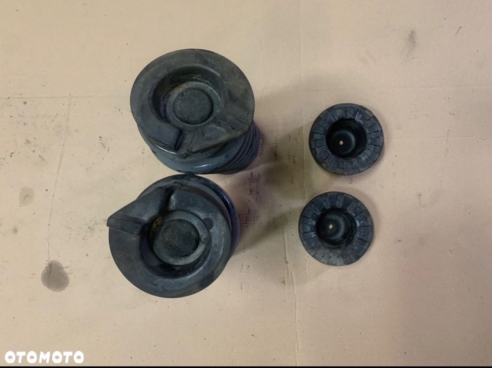 Sprężyna sprężyny zawieszenia tył Jaguar f-pace x761 range rover - 2