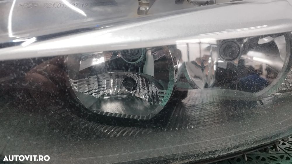 Far dreapta BMW F30/31 H7 (volan dreapta )7259540 - 3