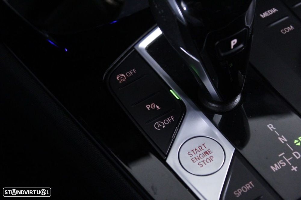 BMW 116 d Pack Desportivo M Auto - 31