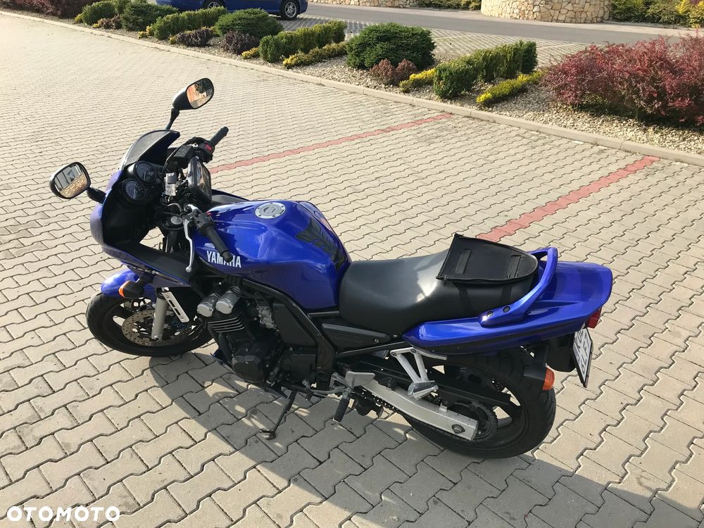 Yamaha FZS - 11