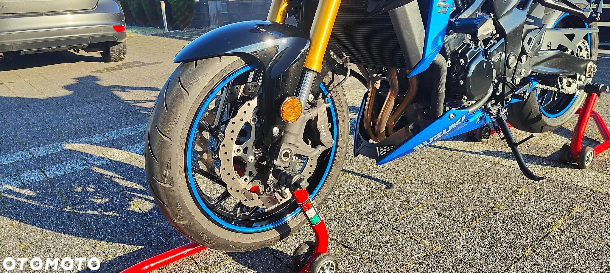 Suzuki GSX - 11