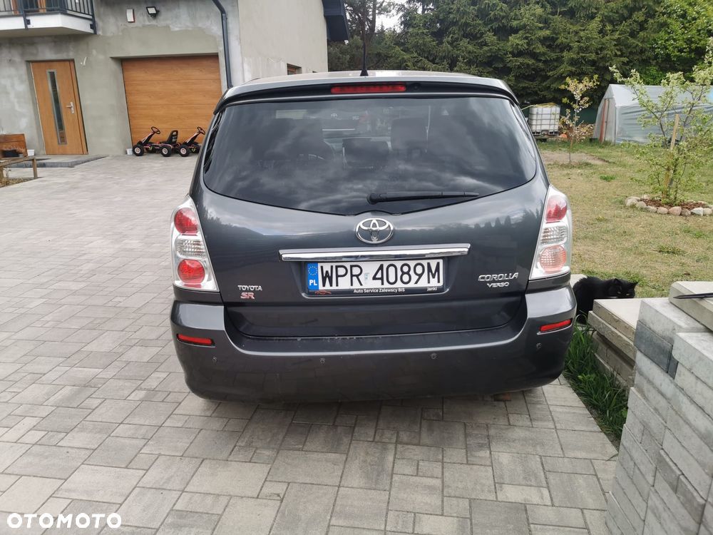 Toyota Corolla Verso 2.2 D-4D DPF Sol - 8