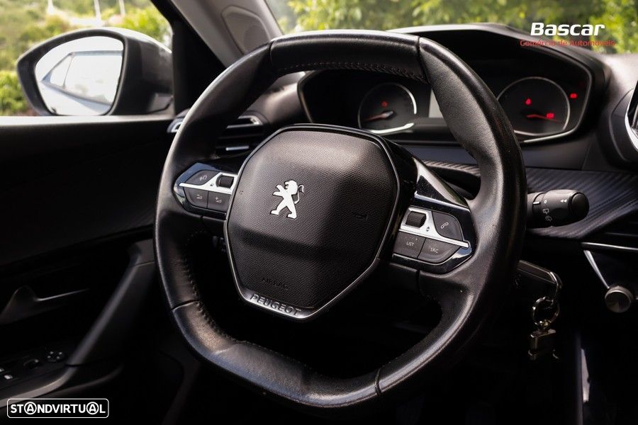 Peugeot 2008 1.2 PureTech Allure - 24