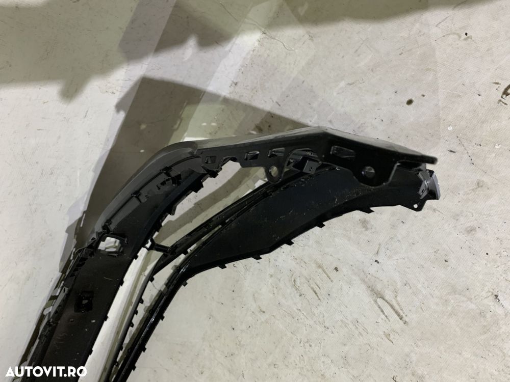 Bara fata VW Passat, B8, facelift, Highline, 2019, 2020, 2021, 2022, 2023, cod origine OE 3G0807221F, cu gauri pentru senzori de parcare (4). Are o minifisura in partea dreapta jos, nu se vede daca este cromul clipsat. - 7