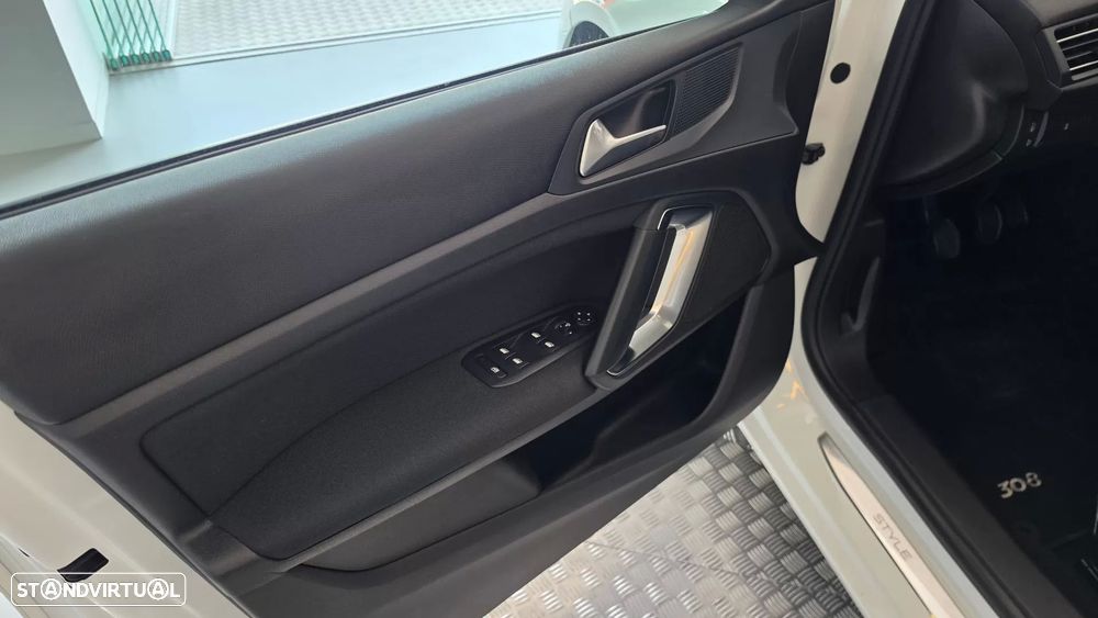 Peugeot 308 1.5 BlueHDi Style - 33