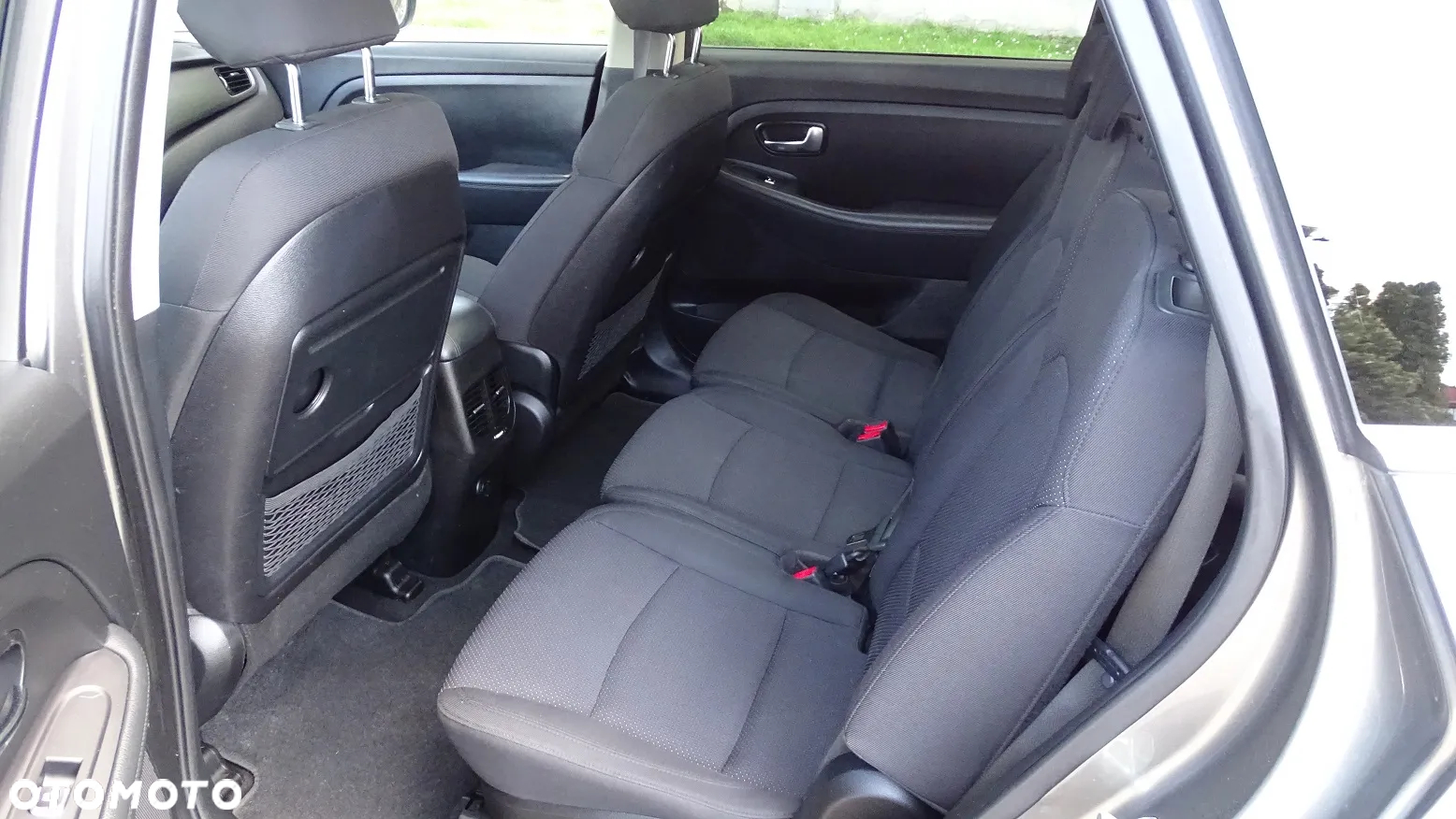 Kia Carens 1.7 CRDi M 7os - 15