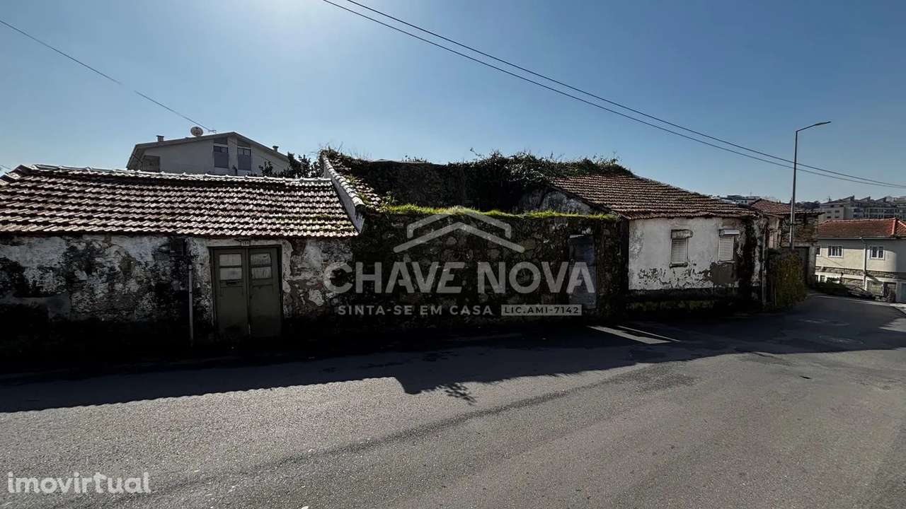 Moradias p/Recuperar em Oliveira do Douro Oportunidade de Investimento - Grande imagem: 2/13