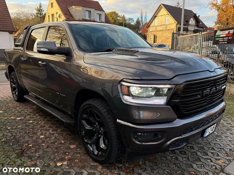 RAM 1500 Crew Cab Sport - 4