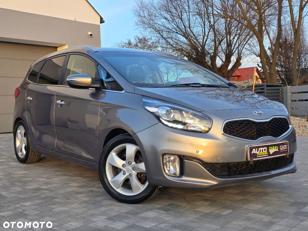 Kia Carens - 2