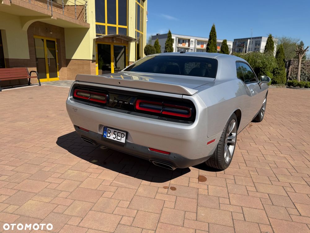 Dodge Challenger 5.7 R/T - 8