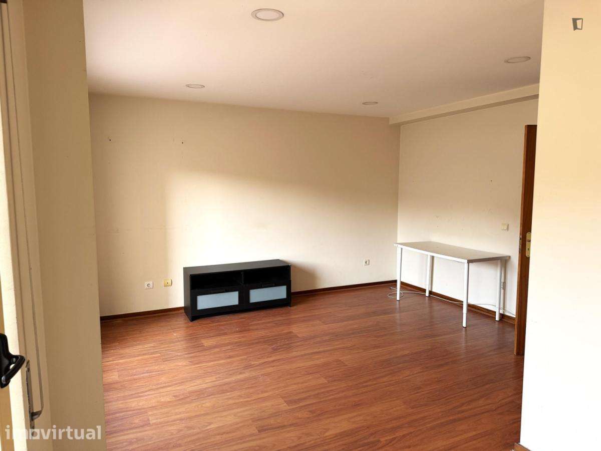 Apartamento com 1 quartos - localizado em Coimbra - Grande imagem: 5/18
